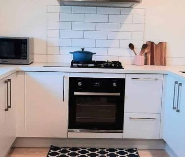 Ready to move in, stylish 2 bed townhouse - Photo 5