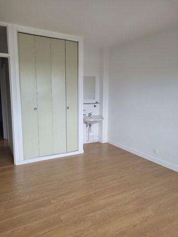 Location Appartement 4 pièces 113m² VALENCIENNES 59300 - Photo 5