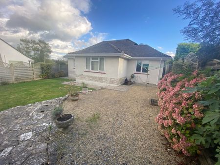 Ballard Close, Lytchett Matravers, Poole, Dorset, BH16 - Photo 4