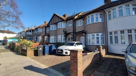 Cedar Grove, Southall - Photo 4