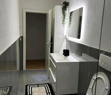 Großzügige 4,5-Zimmer-Wohnung mit Gartennutzung - Foto 1