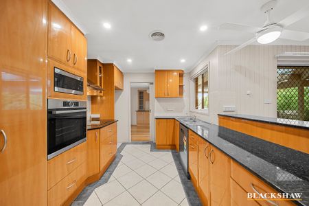 6 Schuler Place, McKellar ACT 2617 - House For Rent | Domain - Photo 2