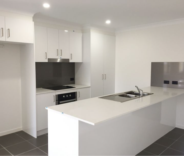 17 Apple Berry Avenue, Coomera, QLD - Photo 6