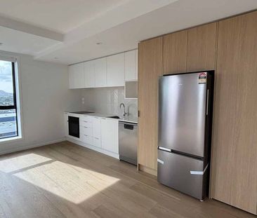 Incredible city views & pet friendly - Photo 5