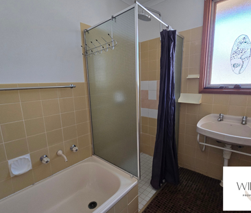 Freshly painted home in a great location! - Photo 5