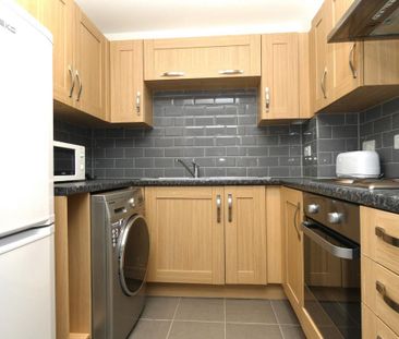 2 bedroom flat to rent - Photo 4