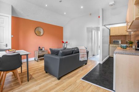 1 bedroom flat to rent - Photo 2