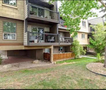 Bright 2 Bedroom Condo in Parkview Terrace – Steps from Stanley Par... - Photo 1