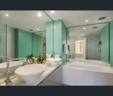 Luxurious Furnished 3 Bedrooms - 'The Distillery' - Photo 5