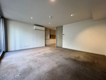 Spacious and Modern Apartment in Perfect Location! - Photo 3