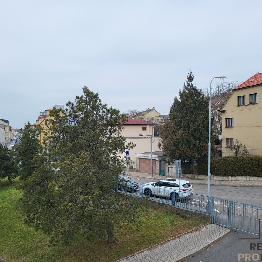 Pronájem bytu 1+kk a garsoniéry 15 m², Na břevnovské pláni, Praha - Photo 1