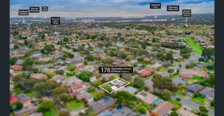 Spacious Family Home in a Prime Location - Photo 5