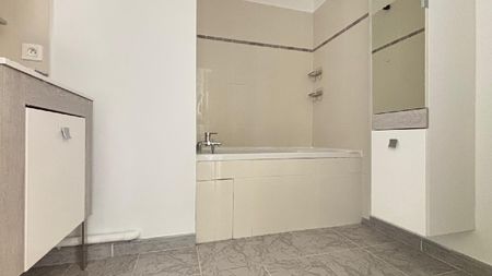 Location Appartement 3 pièces 64m² FOSSES 95470 - Photo 3