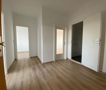 Seltene 3-Raum-Wohnung mit Wohnküche und Aussicht! - Photo 1