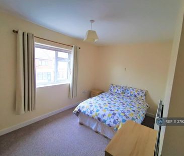 1 bedroom in a house share to rent - Photo 3