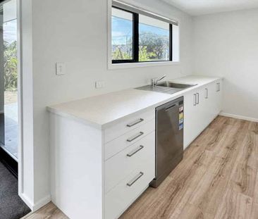 CASTLECLIFF - 3 BEDROOMS - Photo 3