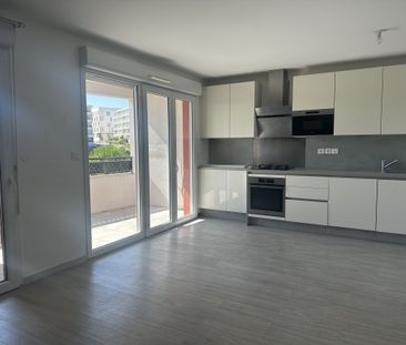 Location Appartement 4 pièces 72m² MARSEILLE 14ème - Photo 6
