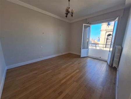 Location appartement 3 pièces - 76m² à Vichy (03200) - Photo 2