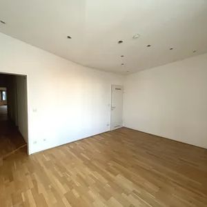 Hofruhelage und Dachterrasse in der Neubaugasse - Photo 1