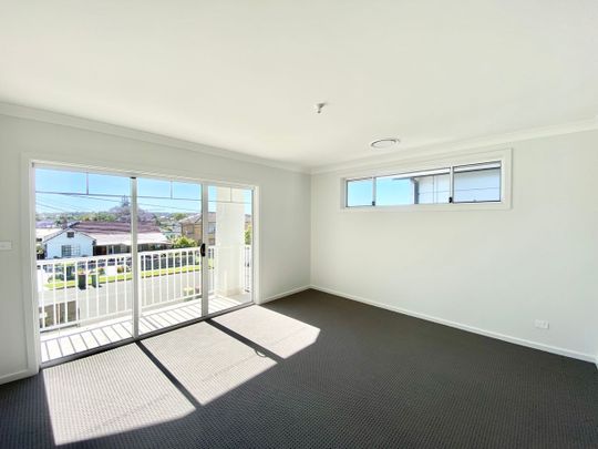 2 Brand New 4 Bedroom Duplexes - 1 LEFT! - Photo 1