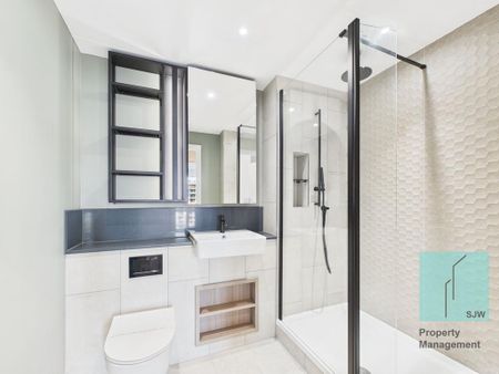 3 bedroom flat to rent - Photo 4