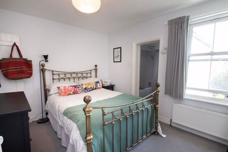 1, Grove Road *, Chichester - Photo 3