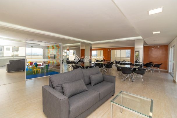 Apartamento com 2 quartos e 56m² para alugar em Camaquã, Porto Alegre. - Photo 1
