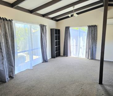 Lovely Home in Oxford Terrace - Photo 3