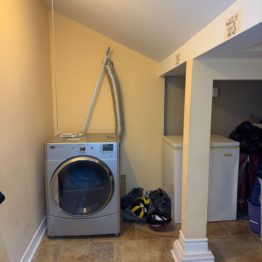 For Lease - 25 Par Avenue, Toronto, Ontario - Photo 1