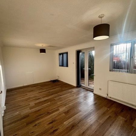 Bicton Avenue, Worcester, WR5 - Photo 1