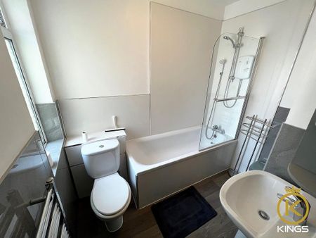 4 bedroom terraced house to rent - Photo 5