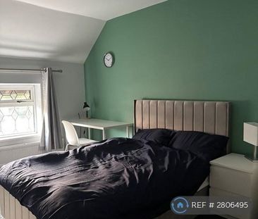 1 bedroom in a house share to rent - Photo 3