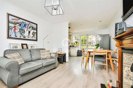 2 bedroom end of terrace house to rent - Photo 2