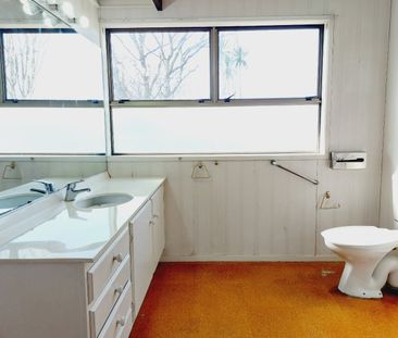 Spacious Family home with a Big Backyard - Photo 6