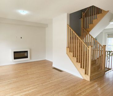 For Lease - 22 Ravenbury Street, Brampton, Ontario - Photo 2