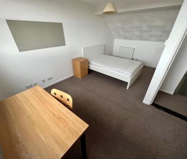 6 bedroom terraced house to rent - Photo 2