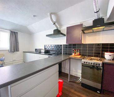 1 bedroom in a house share to rent - Photo 3