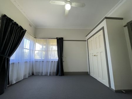 RENOVATED THREE BEDROOM HOME ! - Photo 3