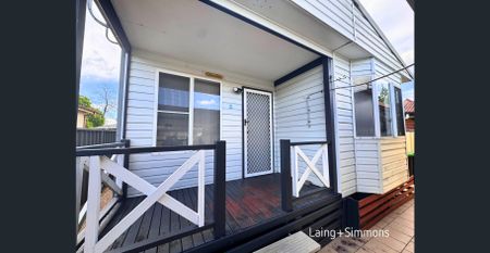 Comfortable two-bedroom granny flat with water usage included - Photo 5