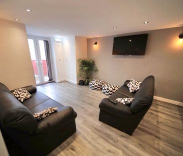 8 Bed - 13 Brudenell Avenue, Hyde Park, Leeds - LS6 1HD - Student - Photo 1