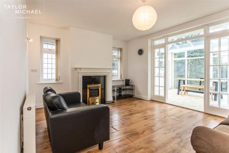 4 bedroom detached bungalow to rent - Photo 4