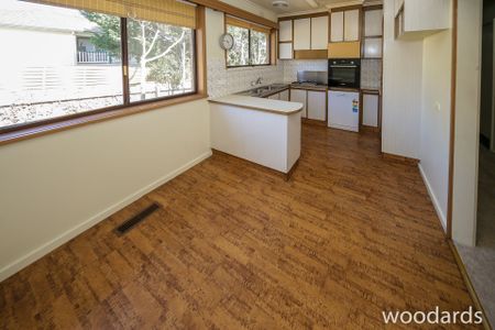 Cosy 2 bedroom unit in Glen Iris - Photo 5