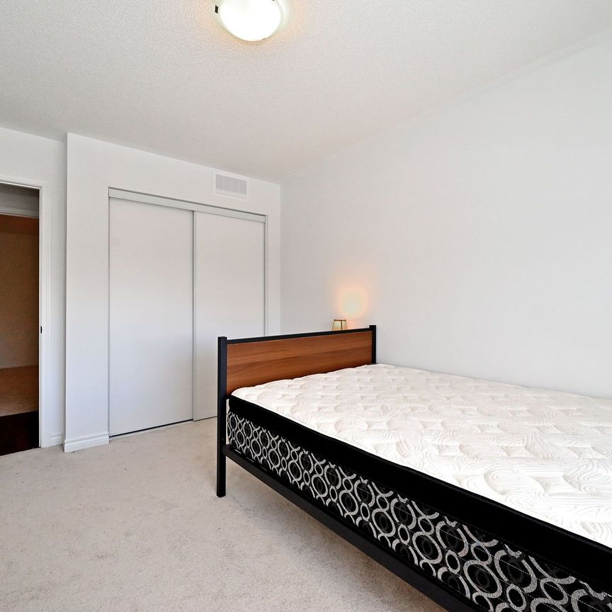 For Lease - 689 Mika Street, Innisfil, Ontario - Photo 1