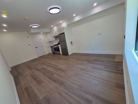 For Lease - 558 Spadina Crescent Unit# Laneway Hse Lwr, Toronto, Ontario - Photo 2