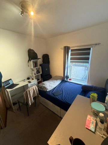 Room in a Shared House, Nicholson Road, CR0 - Photo 2