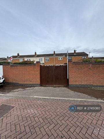 3 bedroom terraced house to rent - Photo 5