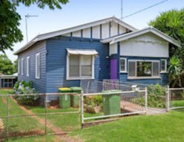 3 Louisa Street, South Toowoomba QLD 4350 - House For Rent | Domain - Photo 1