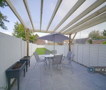 1 bedroom in a house share to rent - Photo 4