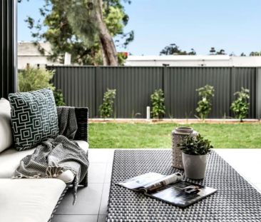 Impeccable Residence of Contemporary Style and Superior Quality - Photo 6