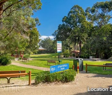 Centrally Positioned, Tastefully Updated, Executive Style, Spacious... - Photo 5